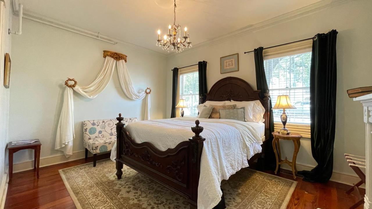Bed and Breakfast Amethyst Garden Savannah Esterno foto