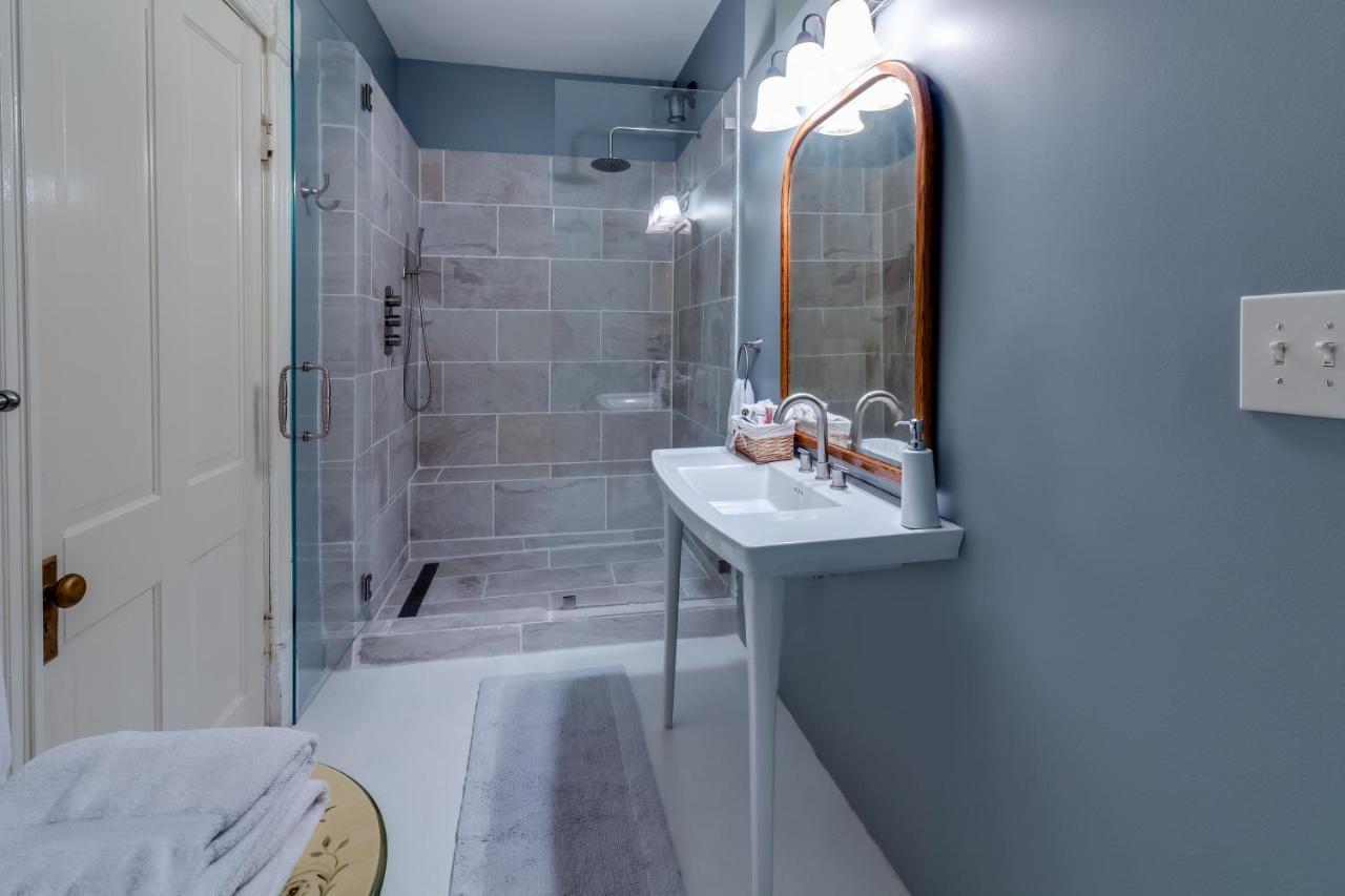 Bed and Breakfast Amethyst Garden Savannah Esterno foto