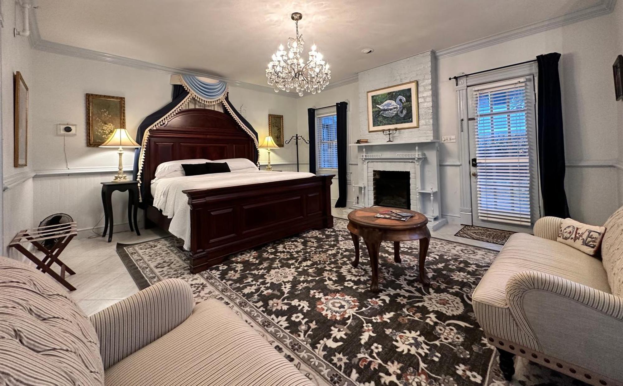 Bed and Breakfast Amethyst Garden Savannah Esterno foto