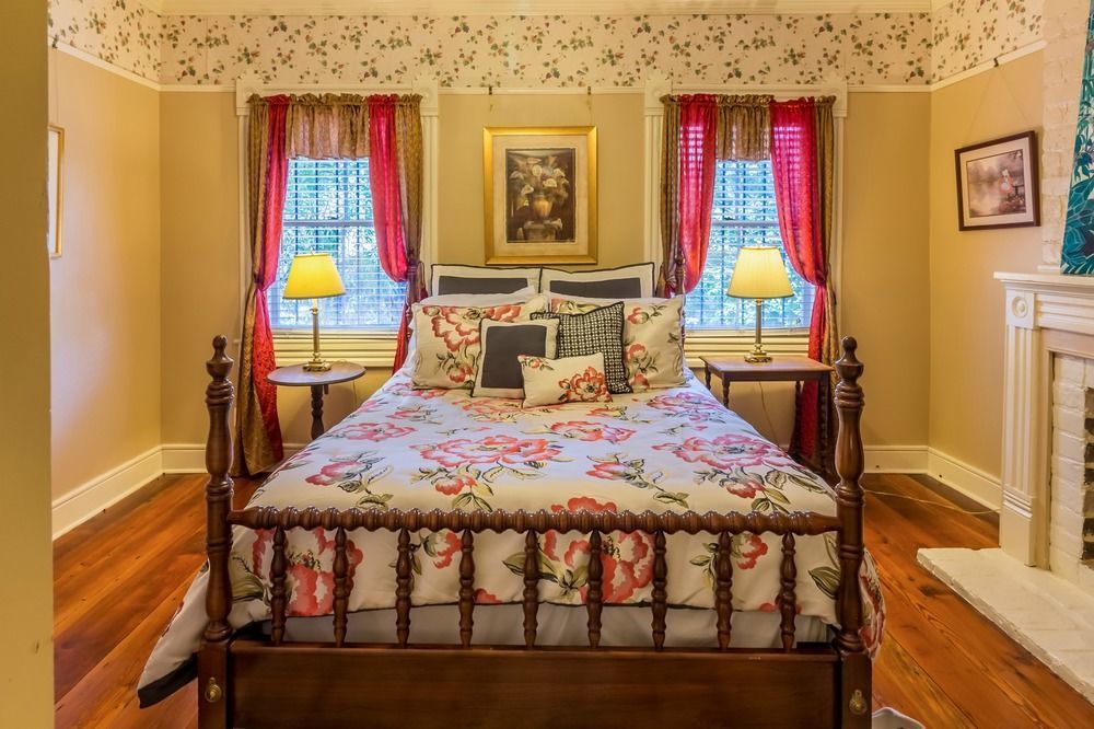 Bed and Breakfast Amethyst Garden Savannah Esterno foto