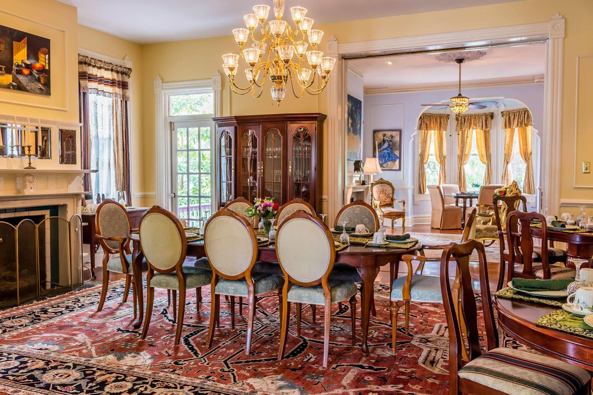 Bed and Breakfast Amethyst Garden Savannah Esterno foto