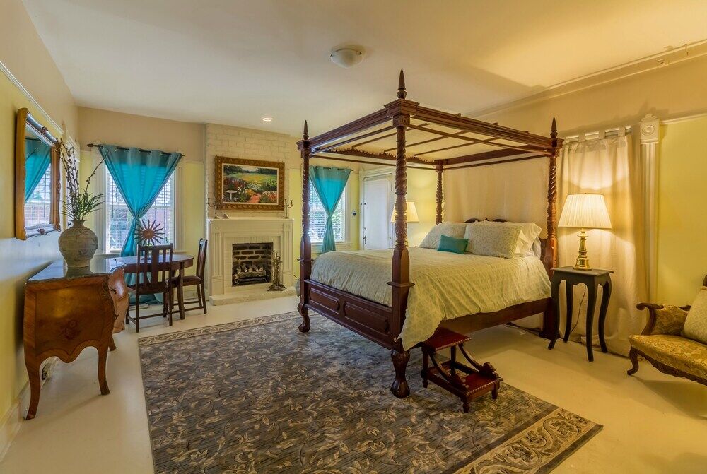 Bed and Breakfast Amethyst Garden Savannah Esterno foto